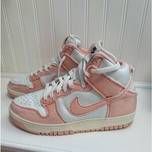 Nike womens Dunk High 1985 Shoes